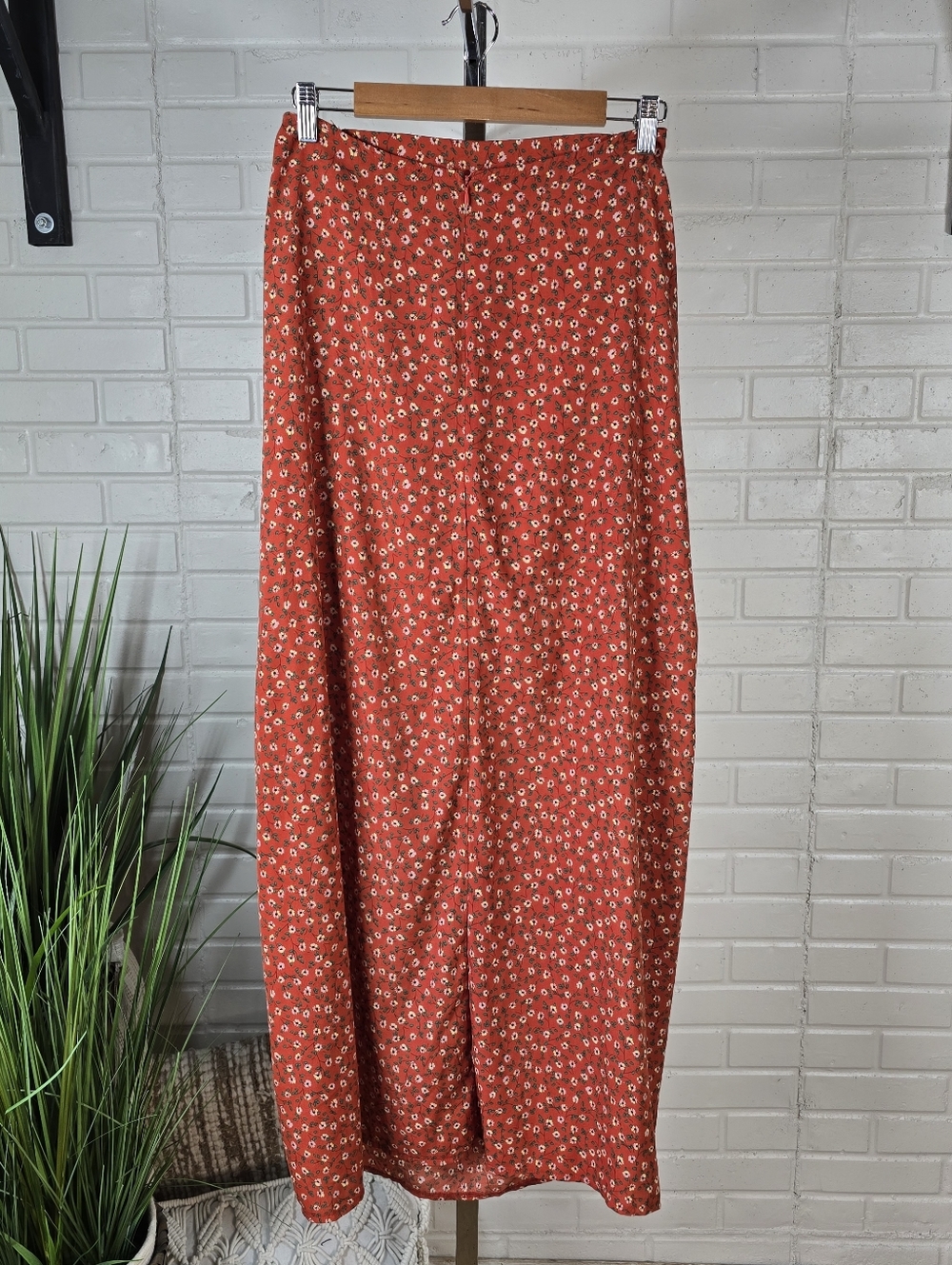 Lulus Red Floral Maxi Skirt with Double Front Slits Size Medium - Picture 4 of 10